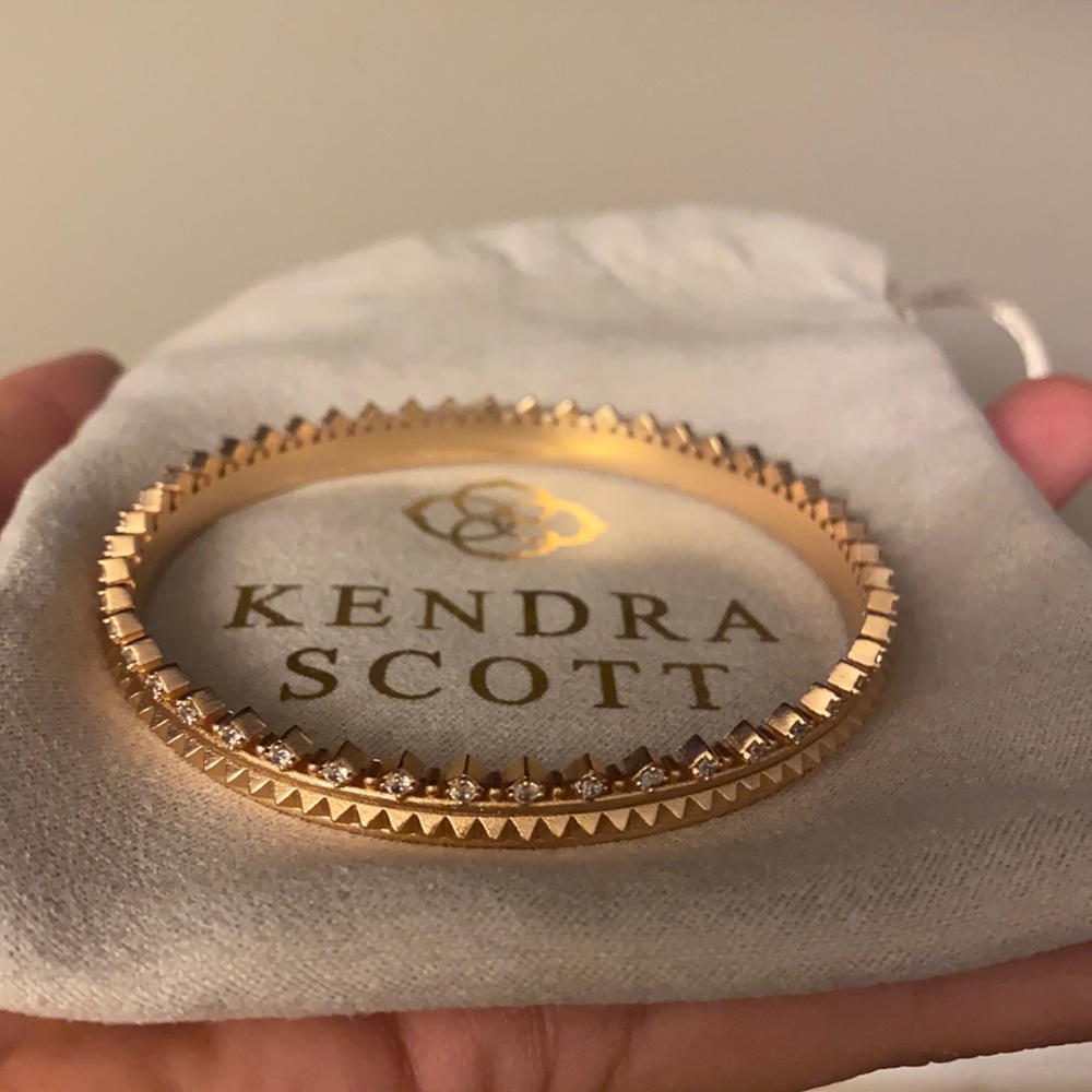 Kendra Scott bracelet. With dust bag